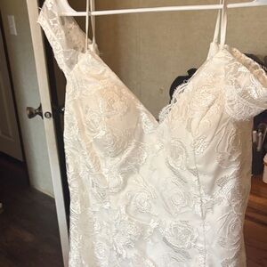 Ivory Floral Lace Wedding Dress